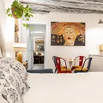 Elegante studio nel centro storico di Cagliari